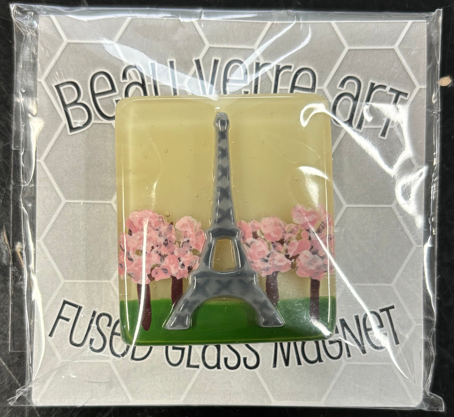 Beau Verre Eiffel Tower in Spring Needle Minder
