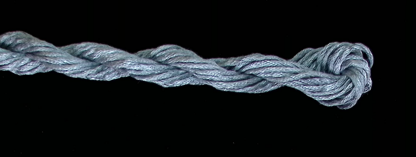 7003 Williamsburg Blue Soie Cristale