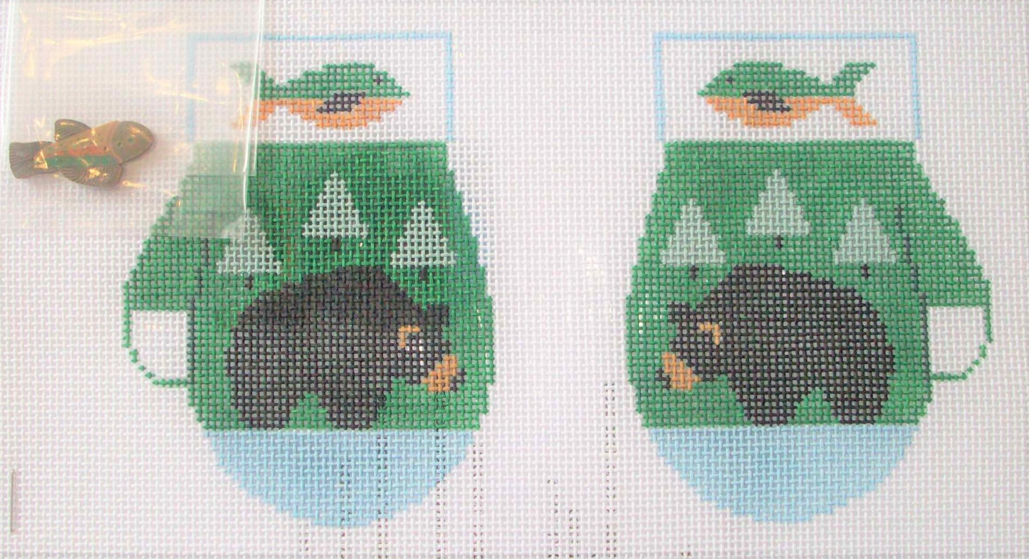 CO629 Bear Mittens with Button and Stitch Guide