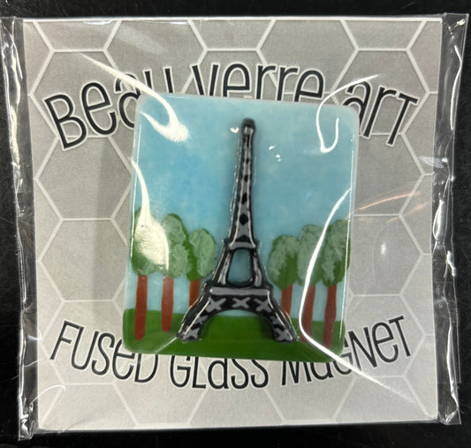 Beau Verre Eiffel Tower in Summer Needle Minder