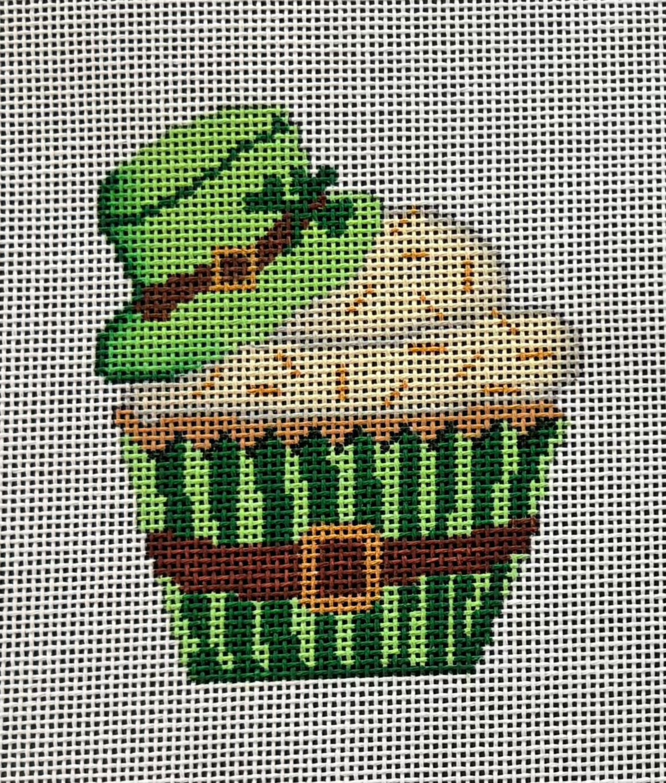 LL-CY-03 Leprechaun Cupcake