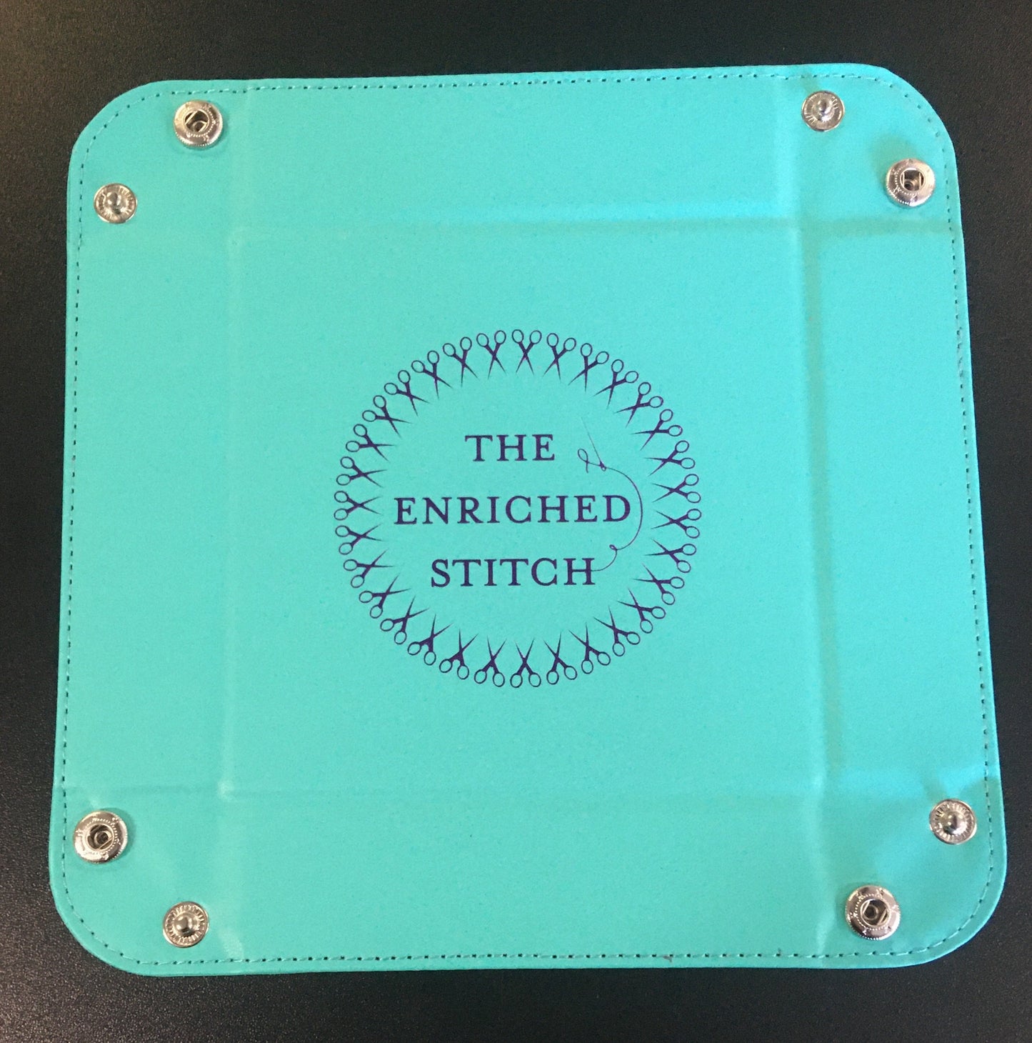 Enriched Stitch Snap Tray