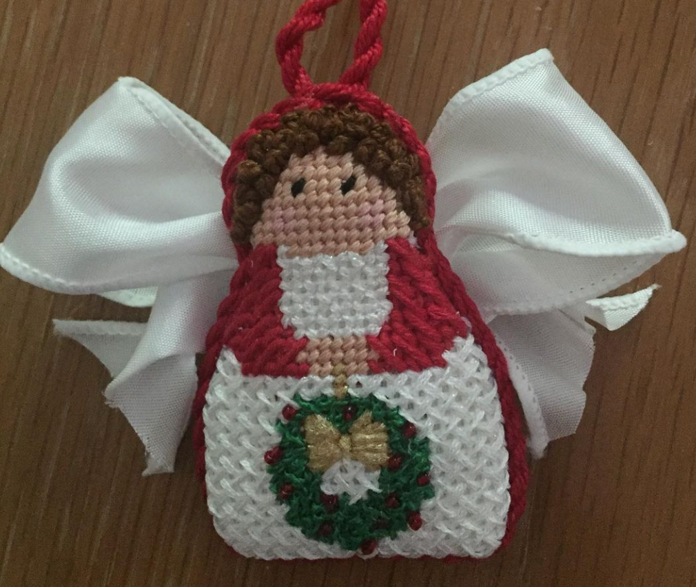 SI165-28 Red and White Angel with Wreath