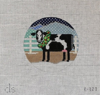 O323 Cow With Wreath