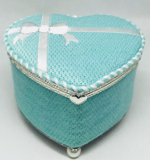 FS-HRT-6 Large Tiffany Heart Hinged Box