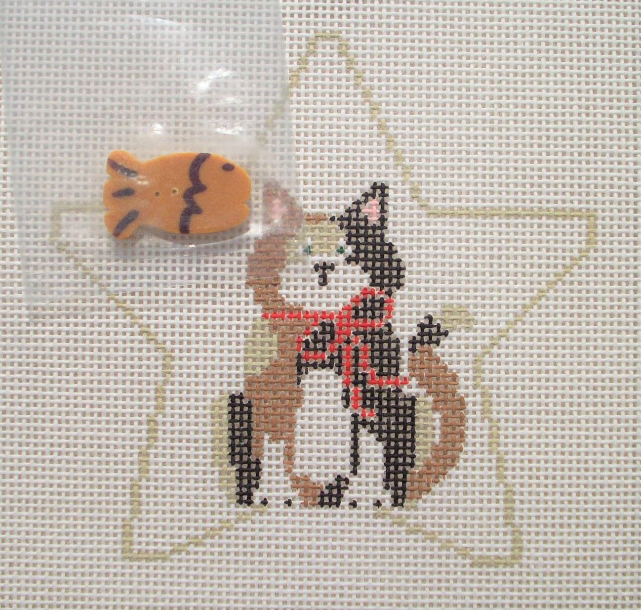 ST102 Calico Cat Star with Fish Button